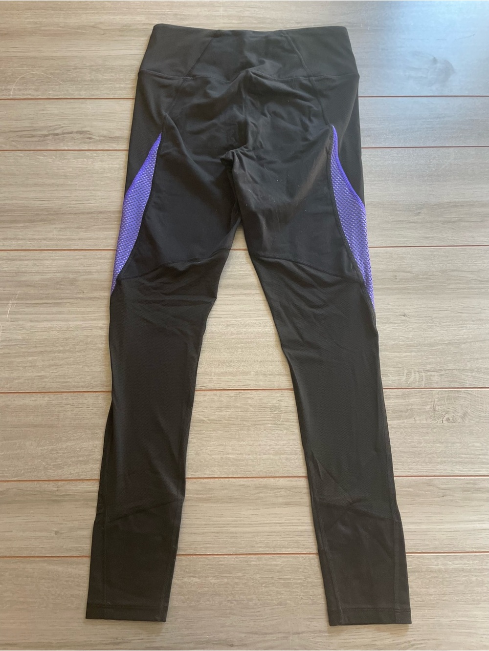VSX Victoria Sport by Victoria's Secret women's medium athletic leggings - Picture 6 of 6